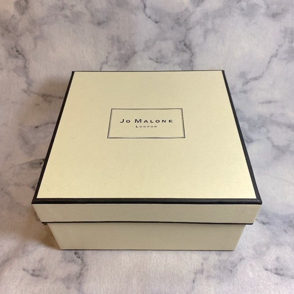 Jo Malone London Square Box, Empty Gift Box with Packaging , 6 x 6 x 3 in - NEW - Picture 1 of 8